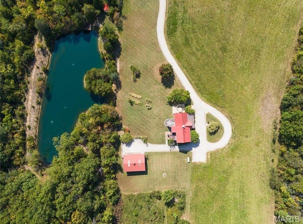 507 Leach Branch Road, Hermann, MO 65041