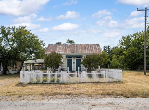 904 Ave F, Cisco, TX 76437