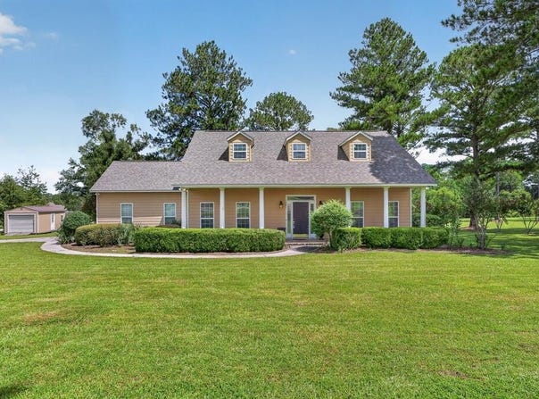 421 E Drake Dr., Douglas, GA 31535