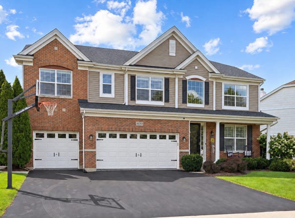 10203 Hunter Trail, Huntley, IL 60142