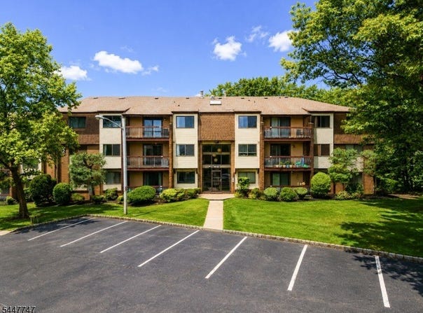 201 Edison Glen Ter, Edison Twp., NJ 08837-2922