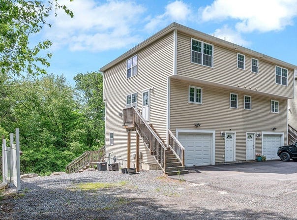 18 Bartlett Ave, Chelmsford, MA 01824