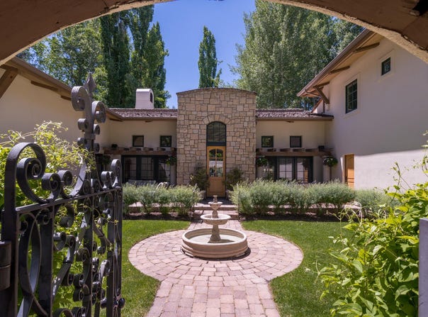 5 Willow Rd, Sun Valley, ID 83353
