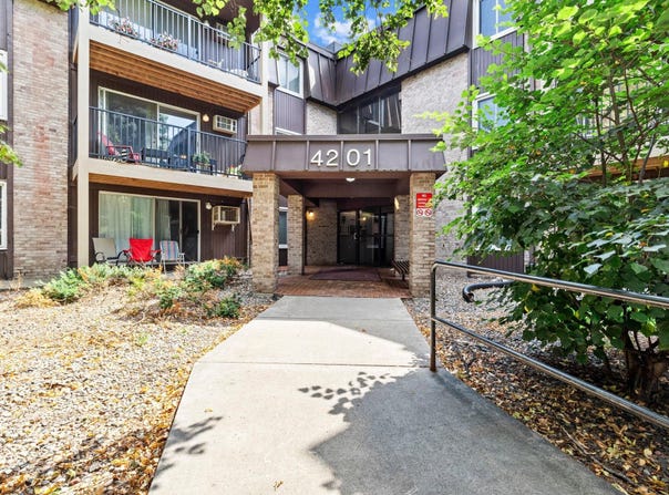 4201 Lakeside Avenue N, Brooklyn Center, MN 55429