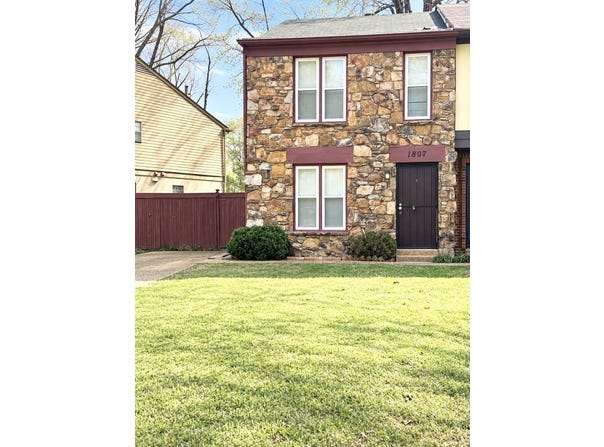 1807 GROVEHAVEN Cir, Memphis, TN 38116