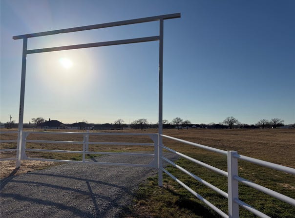 1556 Thomas Road, Springtown, TX 76082