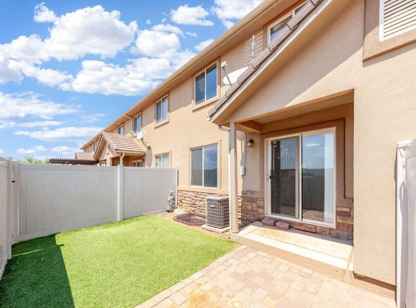 1000 E Bluff View Dr, Washington, UT 84780