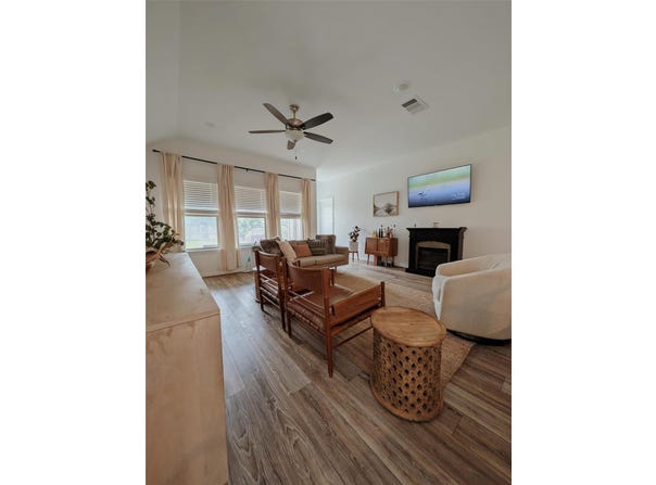 306 Buffalo View Ln, Georgetown, TX 78628
