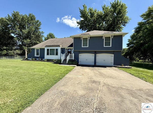 2102 Arcadia Street, Clinton, MO 64735