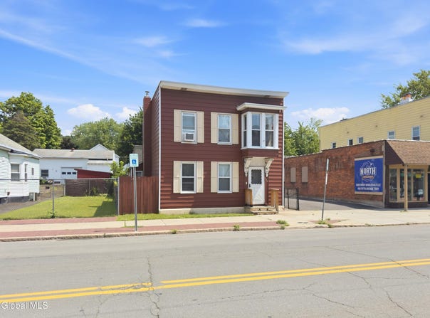 454 5th Avenue, Troy, NY 12182
