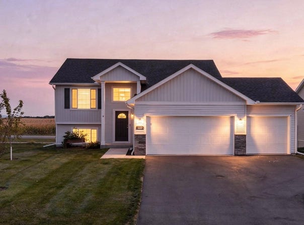 133 Terning Way, Howard Lake, MN 55349
