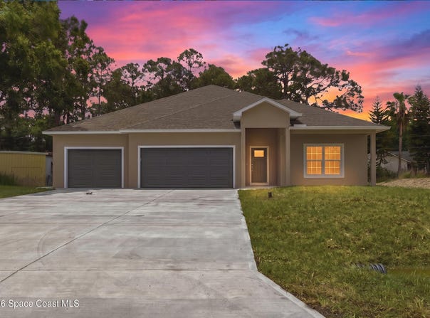 Hunter Lane Street, Malabar, FL 32950