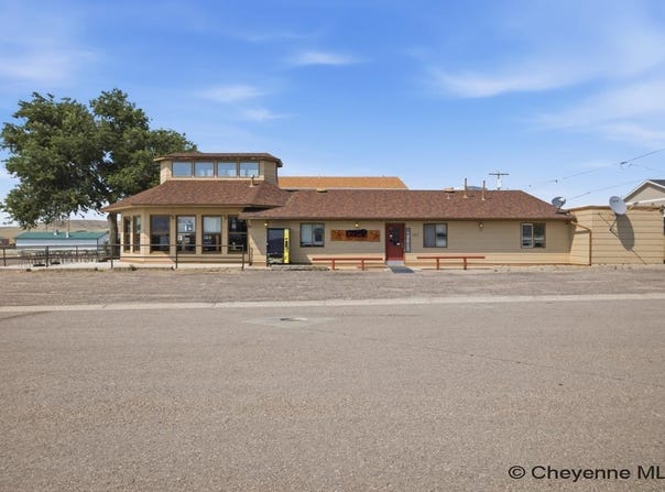 302 W B ST, Glendo, WY 82213