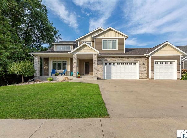 317 Oak Marsh Drive, Mankato, MN 56001