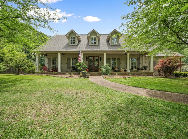 2924 Lakeshire Dr., Tupelo, MS 38804