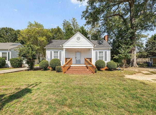 102 W Farley Avenue, Laurens, SC 29360