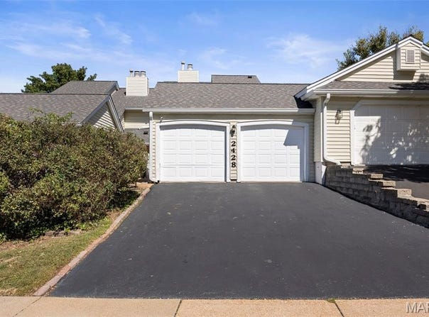 2428 Claymoor Drive, Chesterfield, MO 63017