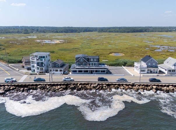 371 Webhannet Drive, Wells, ME 04090