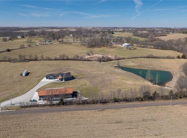 7300 80th Road, St Joseph, MO 64507