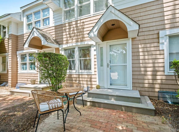 49 Canoe Place, Hampton Bays, NY 11946