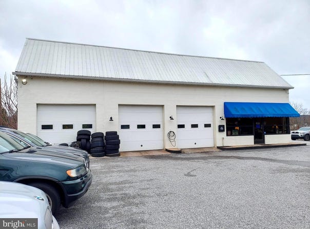 120 E MARKET, HELLAM, PA 17406