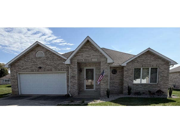 317 9th Circle SE, DeMotte, IN 46310