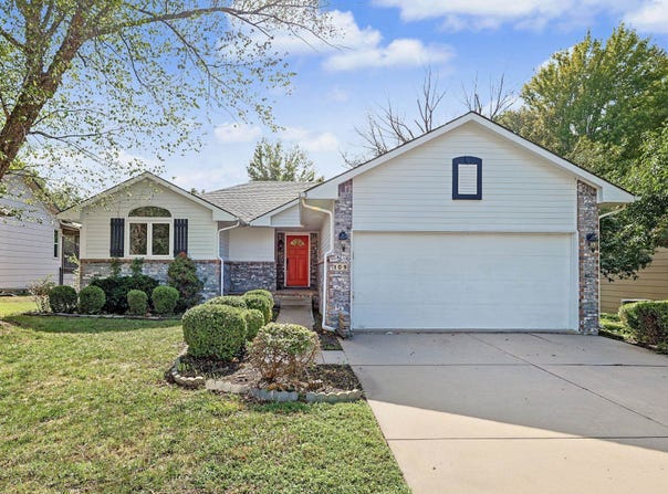 109 N Valley Stream, Derby, KS 67037