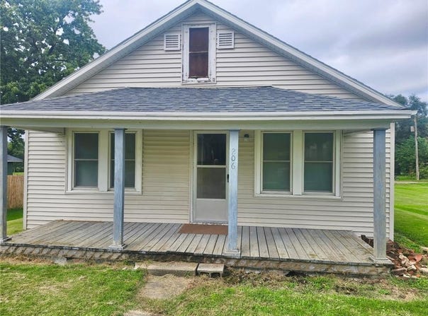 206 pine Street, Ridgeway, MO 64481