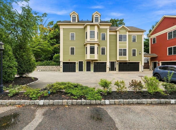 426 Main St, Waltham, MA 02452
