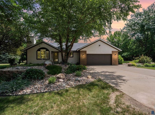 26986 Cactus Pl, Sioux Falls, SD 57108