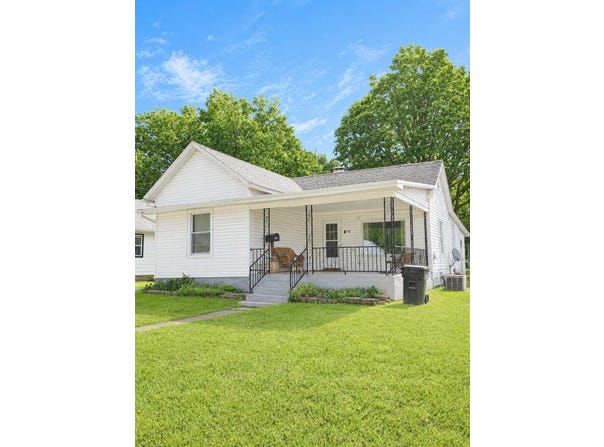 932 S Broadway Avenue, Springfield, MO 65806