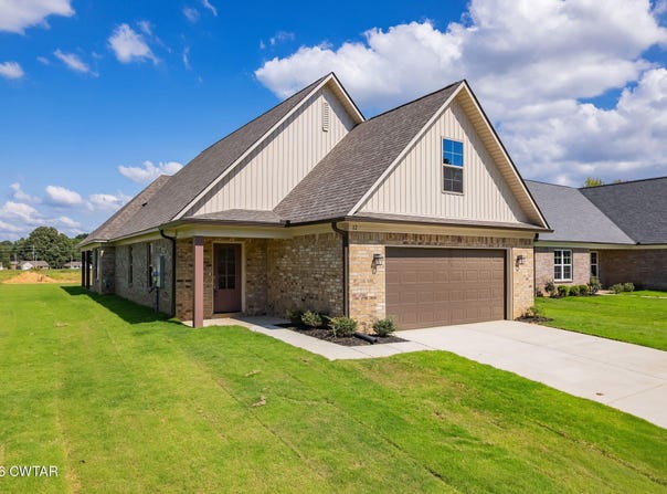 12 Cecellia Cove, Jackson, TN 38305