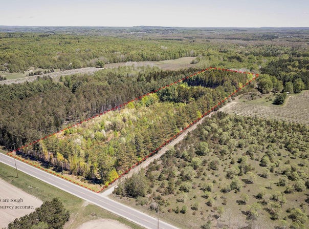 3219 Nugent Road, Frankfort, MI 49635