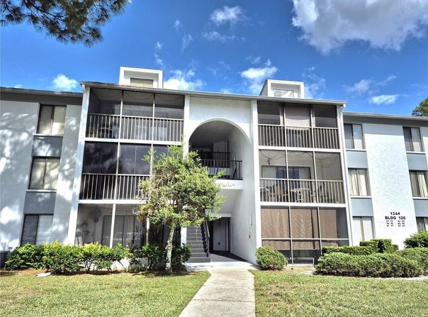 1344 PINE RIDGE Circle E, TARPON SPRINGS, FL 34688