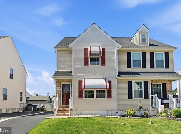 1923 OAK LEAF Lane, HOLMES, PA 19043