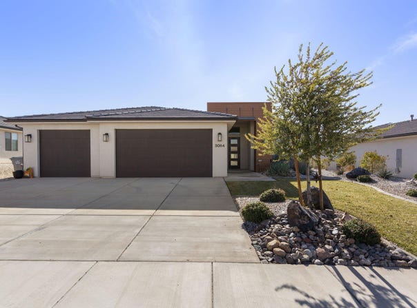 3084 E Fuchsia Dr, St George, UT 84790