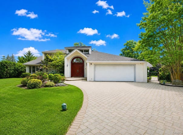 345 Heather Lane, Hewlett Harbor, NY 11557