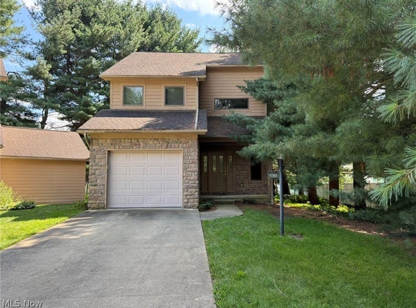 530 Oakdale Drive, Dover, OH 44622
