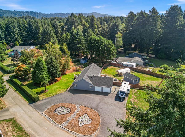 105 Skycrest Drive, Crescent City, CA 95531
