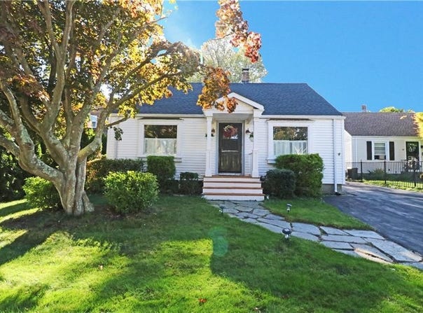 12 Beacon Terrace, Middletown, RI 02842