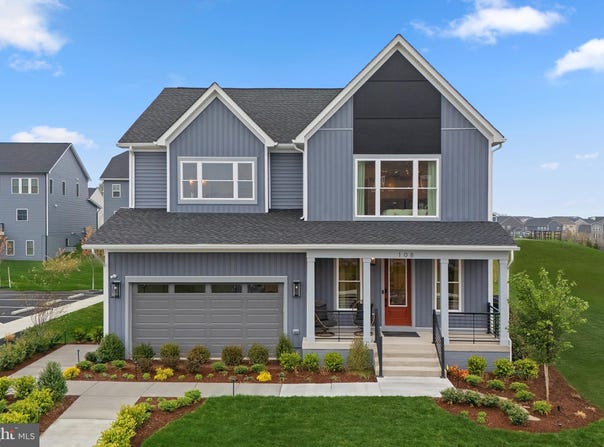 1 BATIK Way, STEPHENSON, VA 22656
