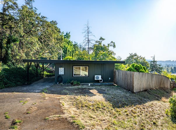 452 S 4TH St, Springfield, OR 97477