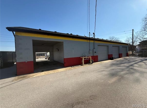1020 Milton Road, Alton, IL 62002