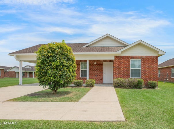 123 Sugar Cane Way, Thibodaux, LA 70301