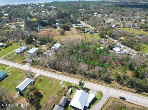 00 Waveland Avenue, Waveland, MS 39576