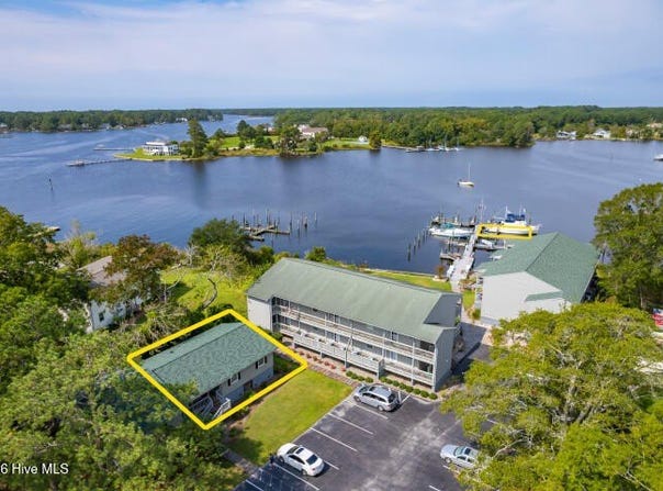 303 Midyette Street, Oriental, NC 28571