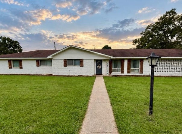 1982 National Guard Rd, Columbia, MS 39429