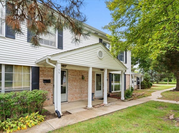 753 Moore Drive, Elk Grove Village, IL 60007