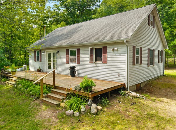 1922 Fish Lab Road, Lewiston, MI 49756