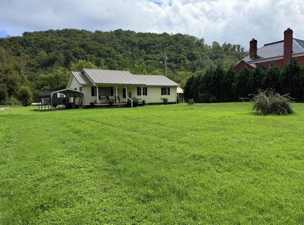 44 Meadow Lark Lane, Inez, KY 41224